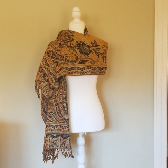 Scarf Wrap - Picture 2 of 6